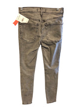 Load image into Gallery viewer, Size 0 FREE PEOPLE Jeans
