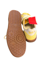 Load image into Gallery viewer, 7 BACK 70 Shoes
