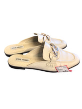 Load image into Gallery viewer, 8.5 STEVE MADDEN Shoes

