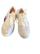 Load image into Gallery viewer, 8.5 VIONIC Shoes
