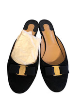 Load image into Gallery viewer, 10.5 SALVATORE FERRAGAMO Shoes
