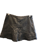 Load image into Gallery viewer, Size 0 BCBGMAXAZRIA Skirt
