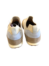 Load image into Gallery viewer, 8 BORN Shoes
