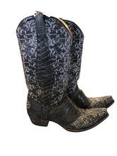 Load image into Gallery viewer, 9.5 OLD GRINGO Boots
