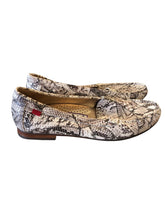 Load image into Gallery viewer, 6.5 MARC JOSEPH Shoes
