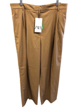 Load image into Gallery viewer, Size XL ZARA Plus Size Bottoms
