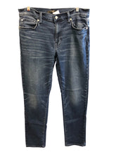 Load image into Gallery viewer, JOES Size 34 Jeans

