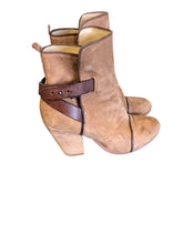 Load image into Gallery viewer, 7.5 RAG&amp;BONE Boots
