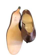 Load image into Gallery viewer, 7.5 TALBOTS Shoes
