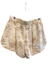 Load image into Gallery viewer, Size S LILLY PULITZER Shorts
