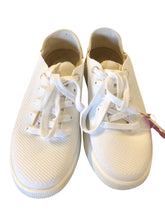 Load image into Gallery viewer, 9 REEF Shoes
