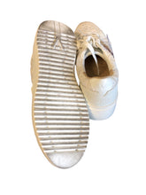 Load image into Gallery viewer, 8.5 VIONIC Shoes
