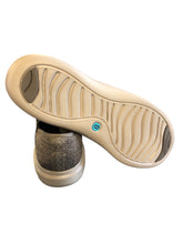 Load image into Gallery viewer, 7.5 BZEES Shoes
