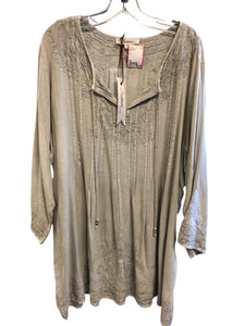 Size 2X SOLITAIRE Plus Size Tops