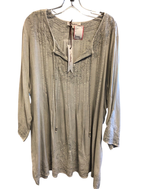 Size 2X SOLITAIRE Plus Size Tops