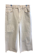 Load image into Gallery viewer, Size 10 CITIZENS OF HUMANITY Jeans
