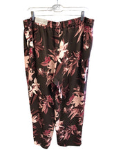 Load image into Gallery viewer, Size 14 CHICO'S Pants
