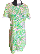 Load image into Gallery viewer, Size S LILLY PULITZER Dress
