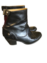 Load image into Gallery viewer, 6 FRYE Boots
