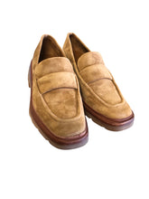 Load image into Gallery viewer, 7.5 VINCE Shoes
