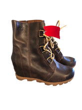 Load image into Gallery viewer, 9 SOREL Boots
