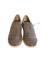 Load image into Gallery viewer, 7.5 BZEES Shoes
