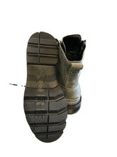 Load image into Gallery viewer, 9 SOREL Boots
