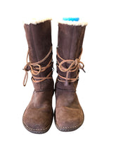Load image into Gallery viewer, 10 UGG Boots
