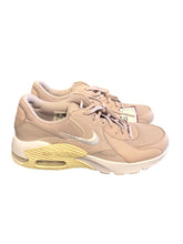 Load image into Gallery viewer, 11 NIKE Shoes
