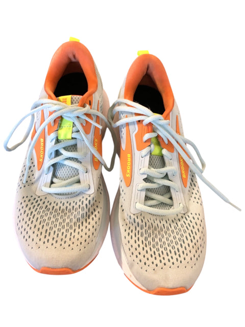 9 BROOKS Shoes