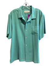 Load image into Gallery viewer, TOMMY BAHAMA Size L Top

