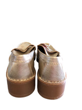 Load image into Gallery viewer, 8 BORN Shoes
