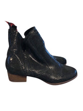 Load image into Gallery viewer, 9 REVERE Boots
