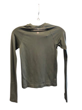 Load image into Gallery viewer, Size 2 LULULEMON Top
