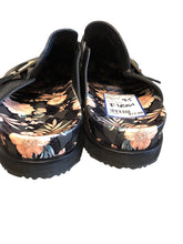 Load image into Gallery viewer, 9.5 JOHNNY WAS Shoes
