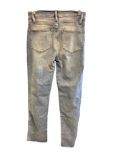 Load image into Gallery viewer, Size 00 FRAME Jeans
