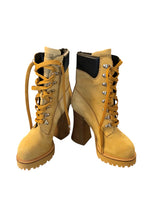 Load image into Gallery viewer, 6 MOSCHINO Boots
