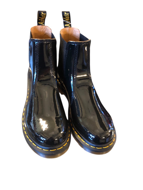 10 DR. MARTENS Boots