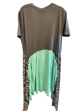 Load image into Gallery viewer, Size M/L THE MORGAN FACTORY Top
