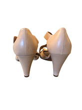 Load image into Gallery viewer, 6.5 CHIE MIHARA Shoes
