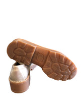 Load image into Gallery viewer, 8 BORN Shoes
